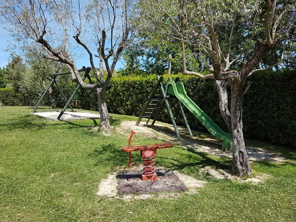 Agriturismo Fiore Di Campo Фермо Экстерьер фото